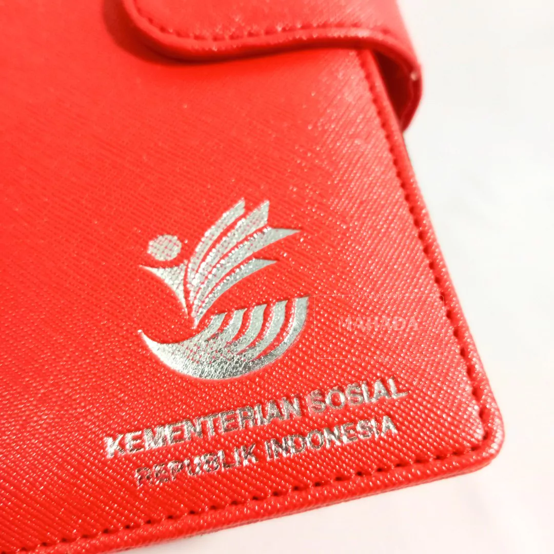 Buku Agenda Berbahan Kulit Multifungsi Dengan Holder Hp dan Pulpen (2)