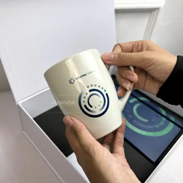 Mug Berbahan Keramik Dengan Logo dan Desain Custom Untuk Souvenir (2)