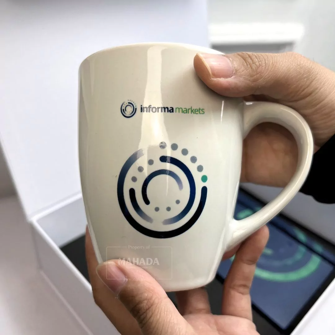 Mug Berbahan Keramik Dengan Logo dan Desain Custom Untuk Souvenir (3)
