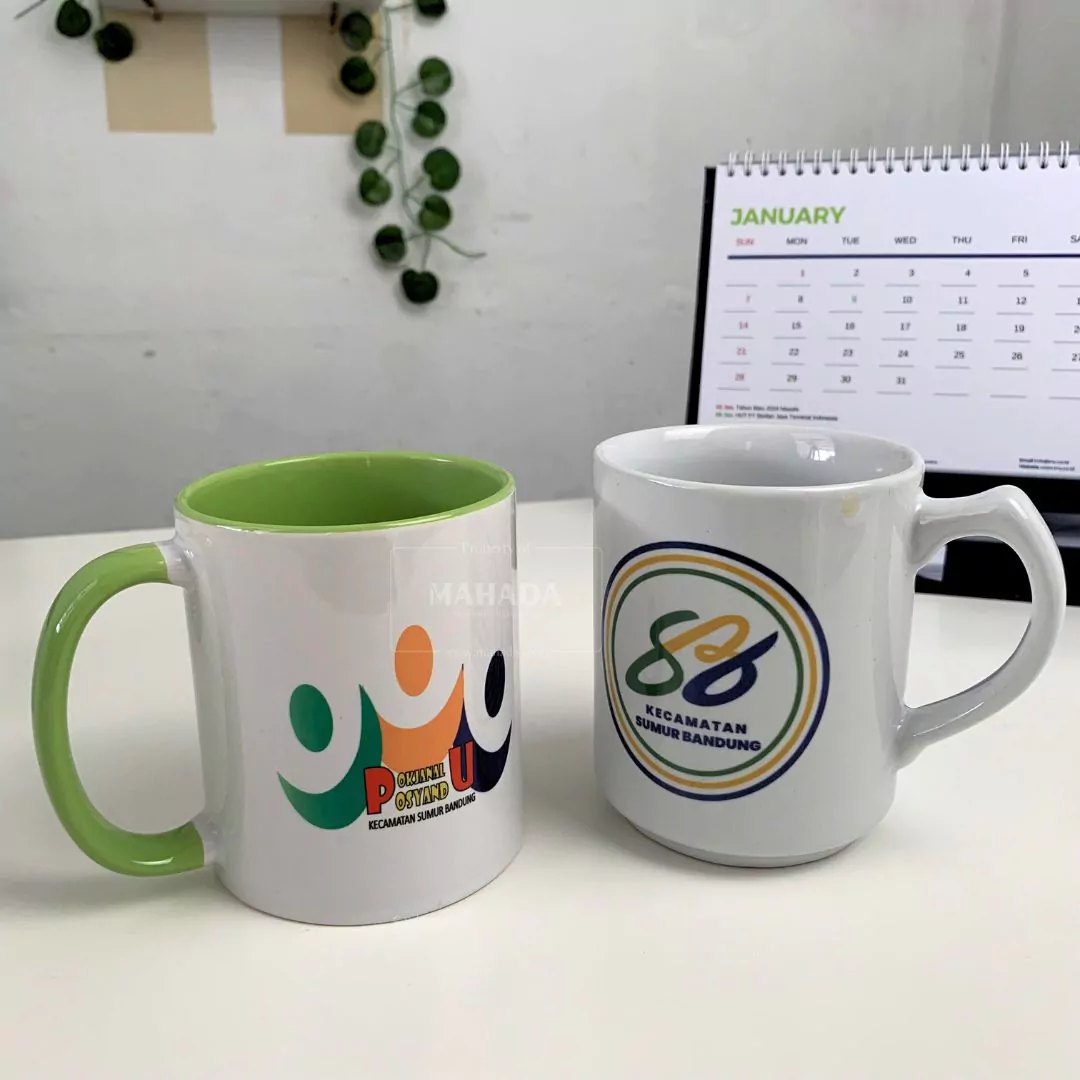 Mug Berbahan Keramik Dengan Logo dan Desain Custom Untuk Souvenir (7)