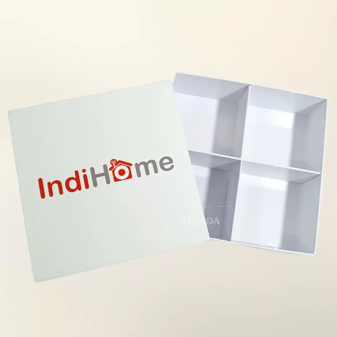 Packaging Box Dengan Model Drawer Terdapat Partisi Dalam Box Berbahan Hardbox Untuk Souvenir Perusahaan (2) Packaging Box Dengan Model Drawer Terdapat Partisi Dalam Box Berbahan Hardbox Untuk Souvenir Perusahaan (2)