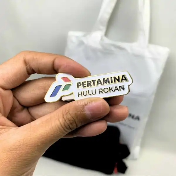 Pin Berbahan Kuningan dan Tembaga Dengan Bentuk Beragam dan Custom Logo Perusahaan (8)