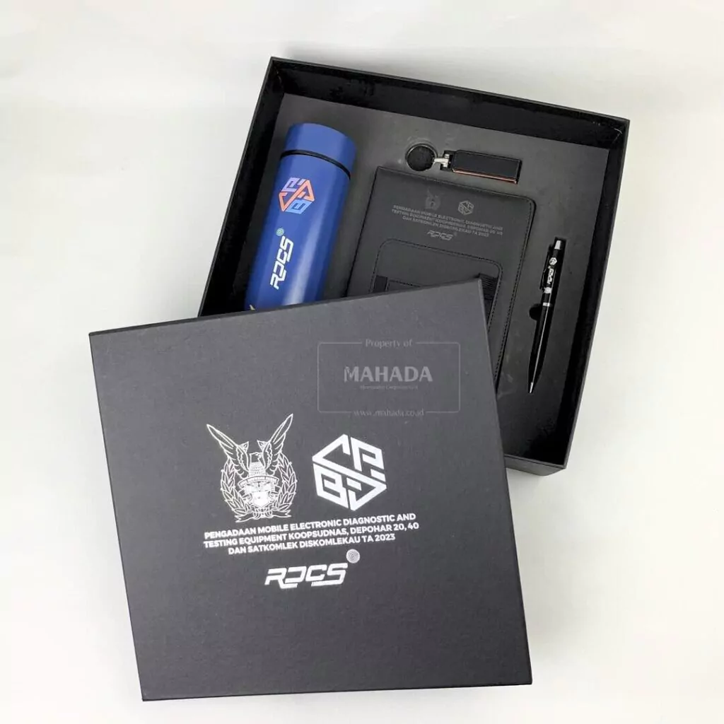 Gift set 3 item untuk souvenir sidang Warna Hitam