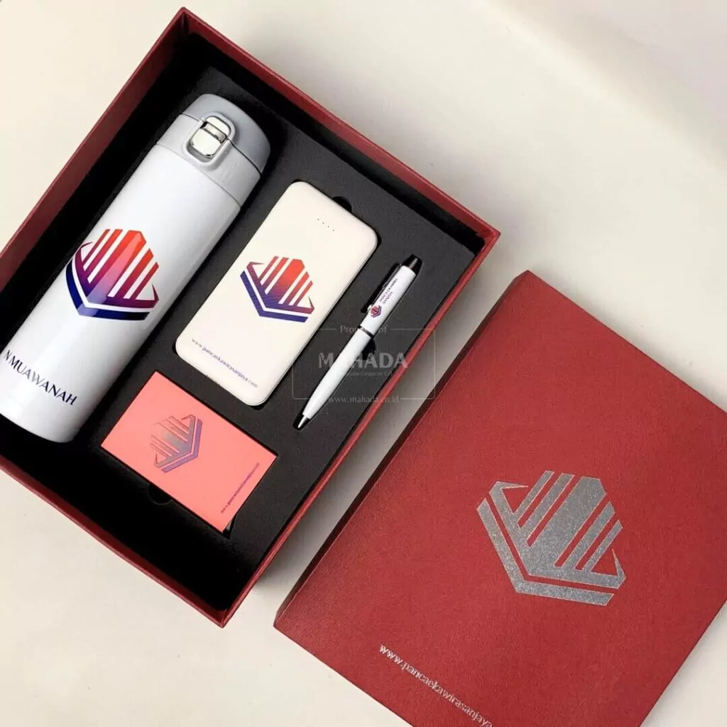 Gift set 3 item untuk souvenir sidang Warna merah
