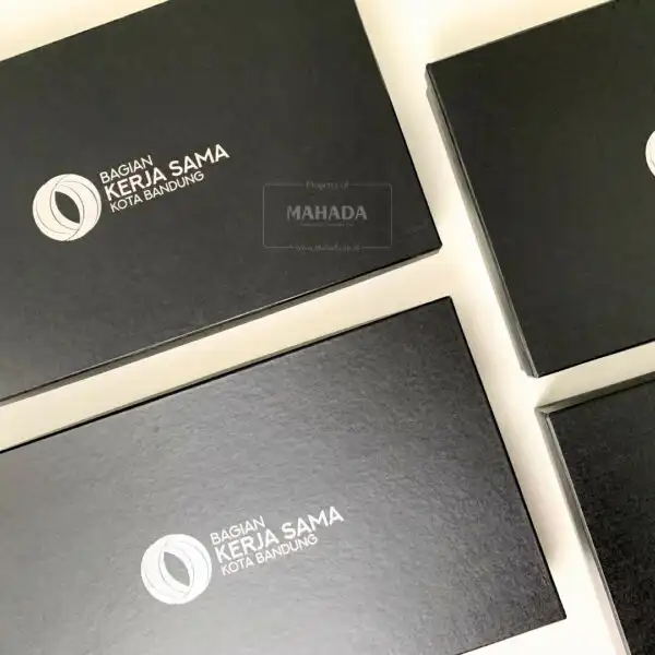 Gift Set 6 Item Custom Souvenir Instansi Packaging Hardbox
