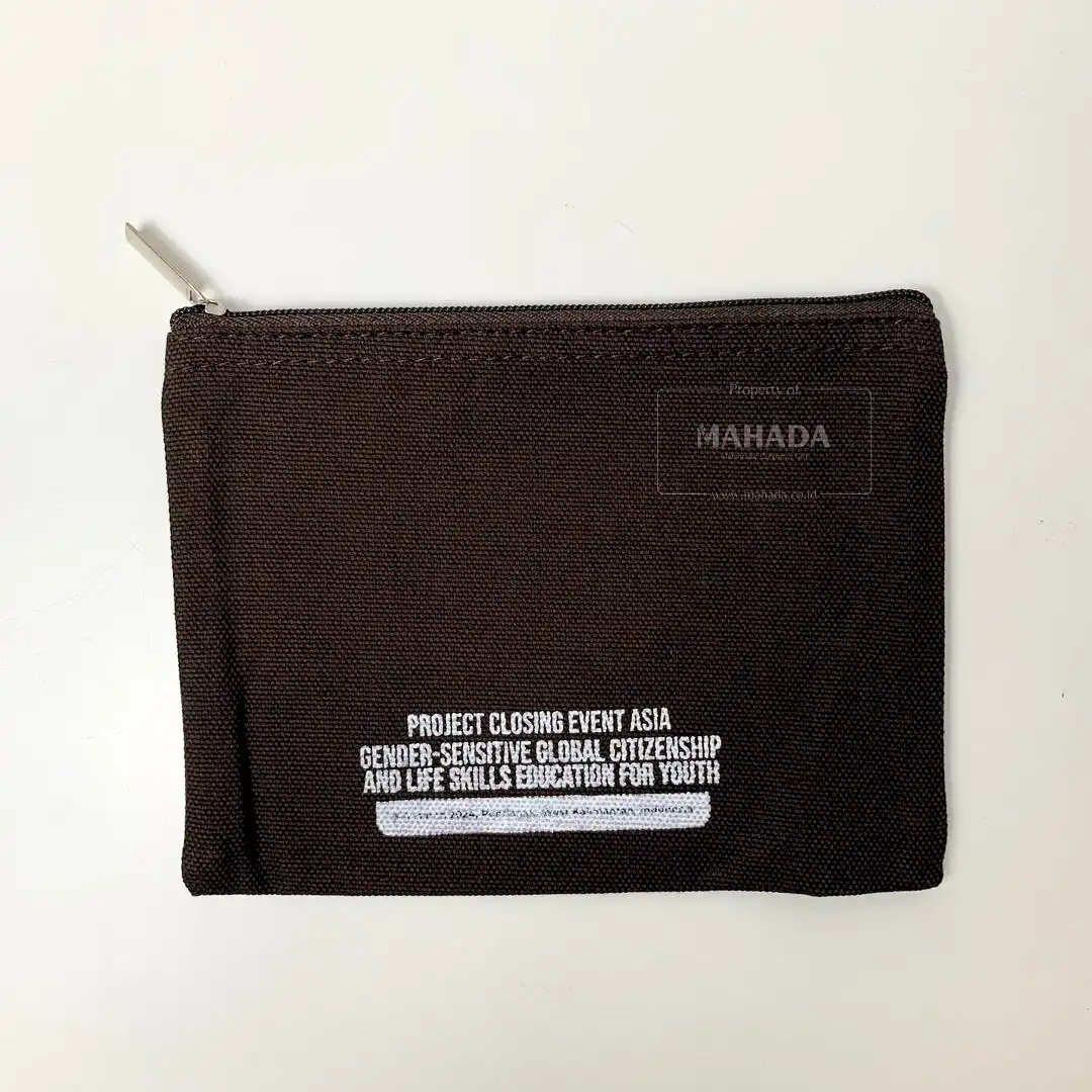 Souvenir Event 5 Berisi Pouch Dengan Logo