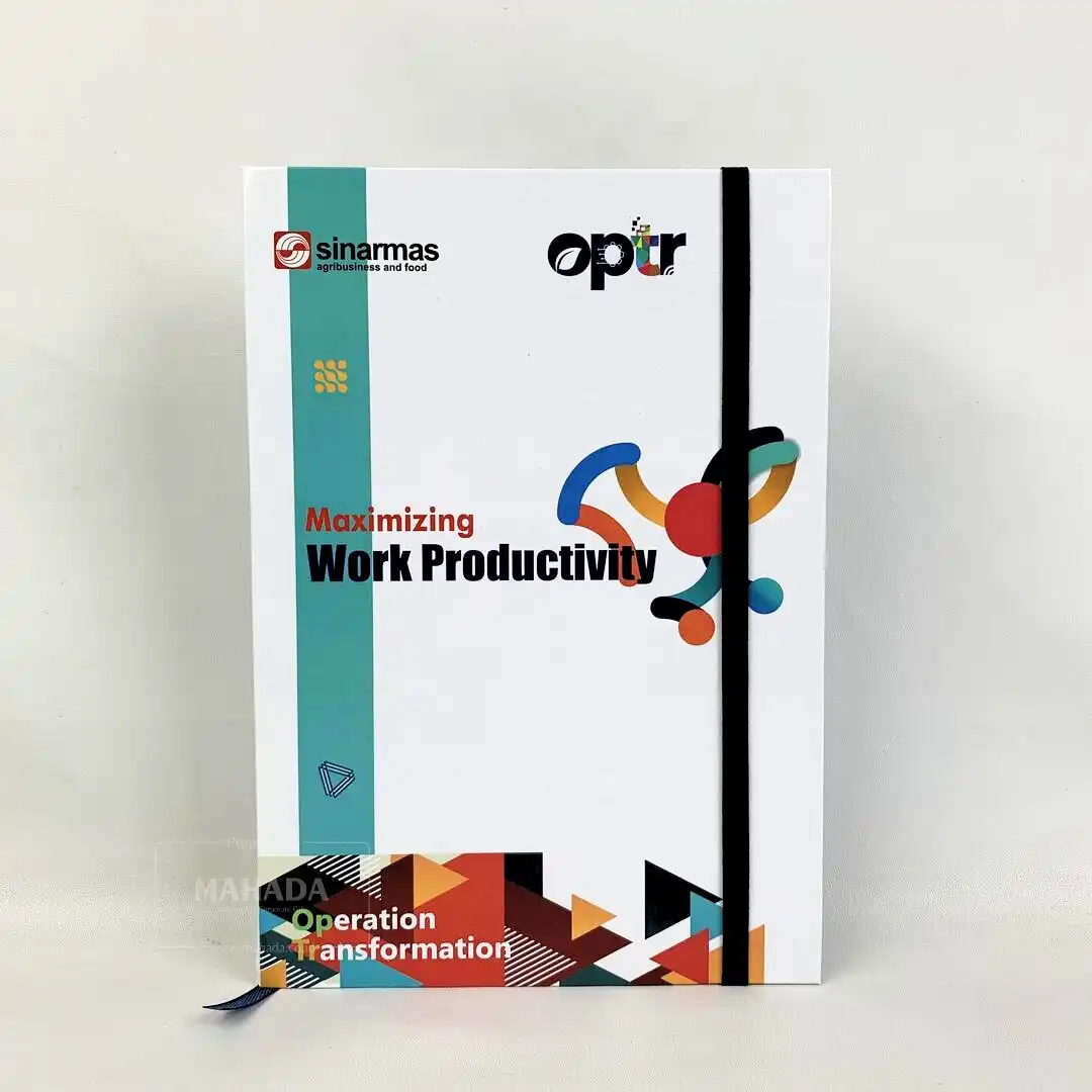 Souvenir Kantor 2 Berisi Buku Agenda Berbahan Hardcover Dengan Karet Souvenir Kantor 2 Berisi Buku Agenda Berbahan Hardcover Dengan Karet