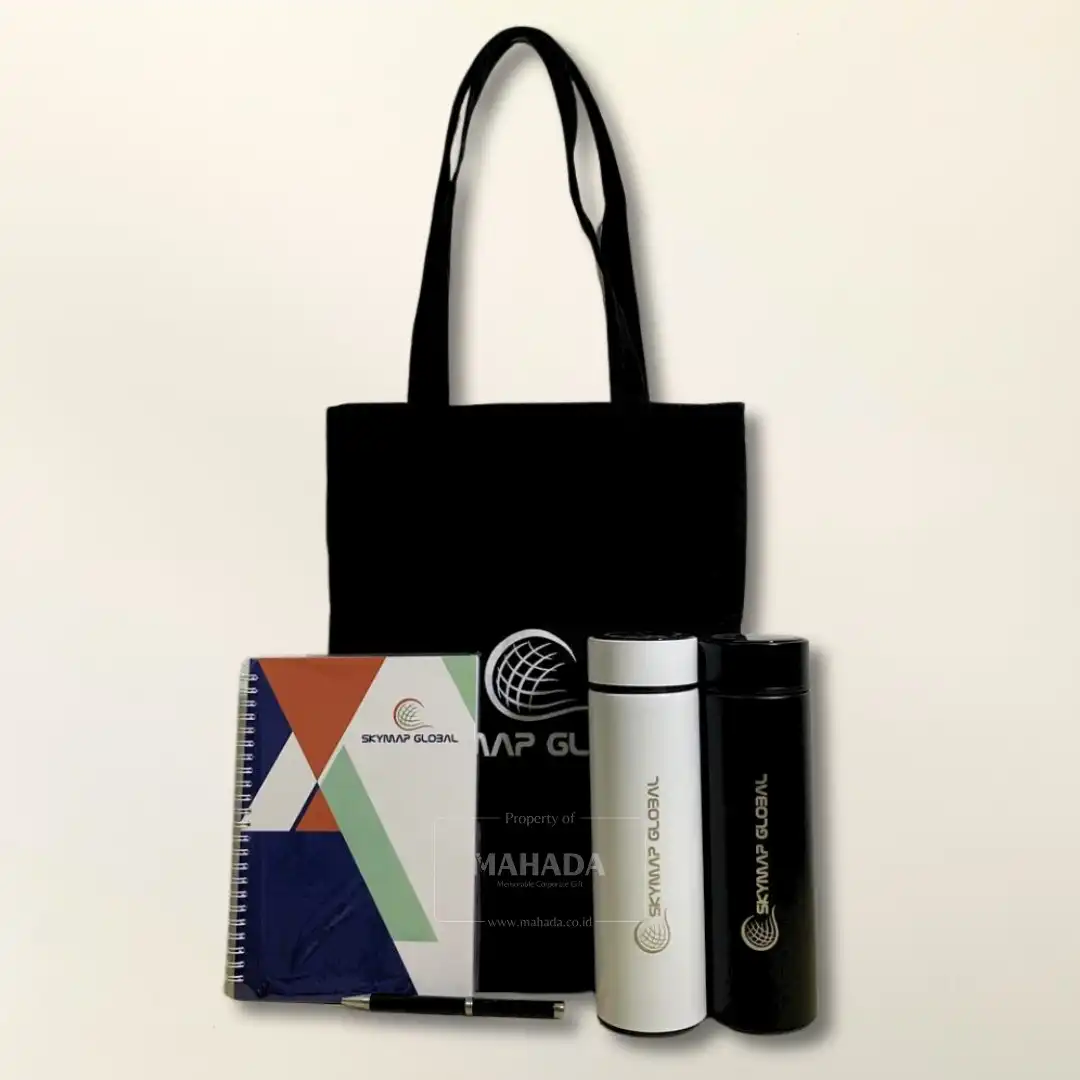 Souvenir Kantor 4 Berisi Tumbler, Buku Agenda, Pulpen dan Totebag Souvenir Kantor 4 Berisi Tumbler, Buku Agenda, Pulpen dan Totebag