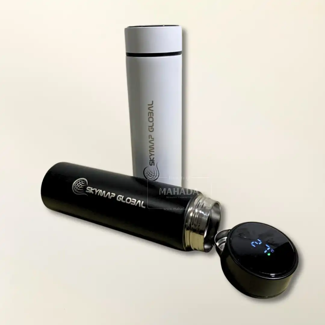 Souvenir Kantor 4 Berisi Tumbler Stainless Dengan Warna Hitam dan Putih Souvenir Kantor 4 Berisi Tumbler Stainless Dengan Warna Hitam dan Putih