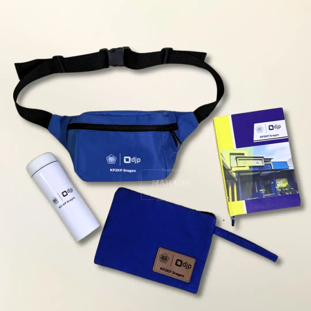 Souvenir Kantor 4 Berisi Tumbler, Tas, Pouch, dan Buku Agenda (2) Souvenir Kantor 4 Berisi Tumbler, Tas, Pouch, dan Buku Agenda (2)