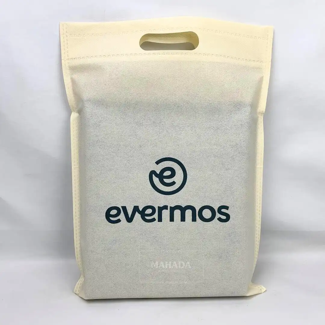 Souvenir Kantor 5 Berisi Goodiebag Berwarna Putih Dengan Logo Perusahaan Souvenir Kantor 5 Berisi Goodiebag Berwarna Putih Dengan Logo Perusahaan