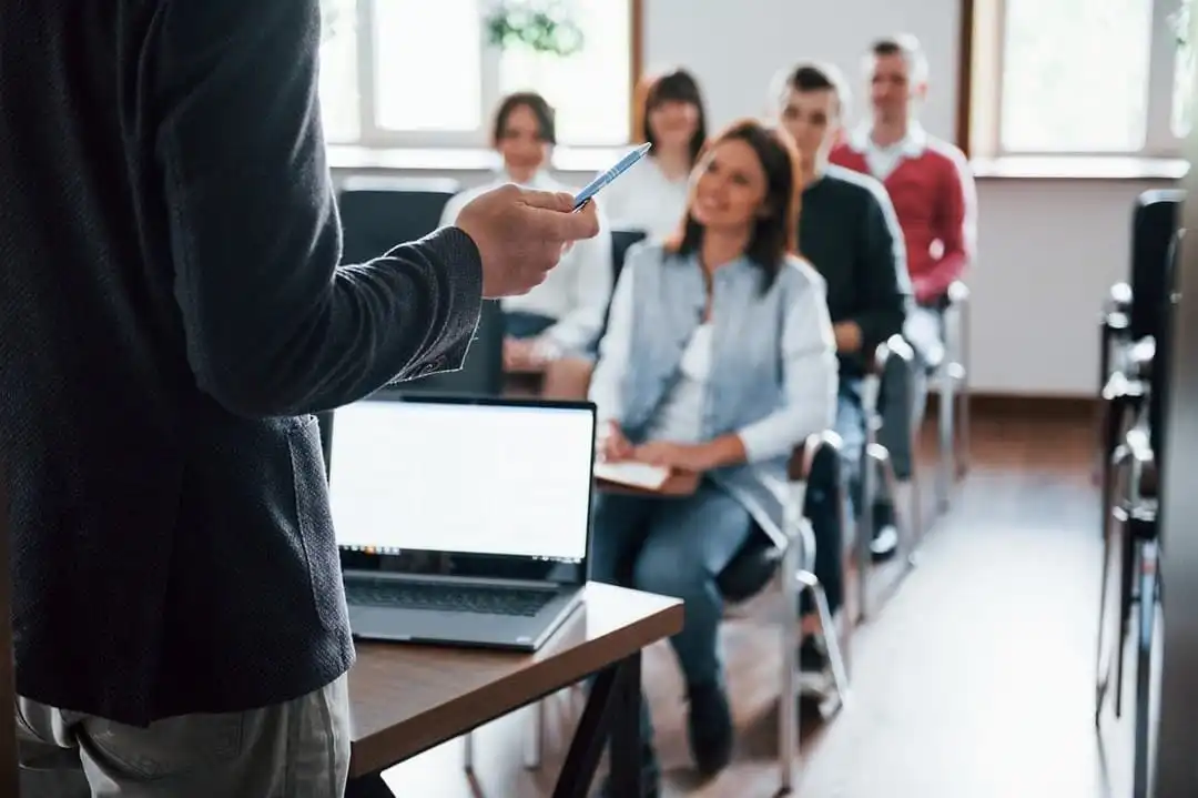 Contoh 15 Tema Seminar Kecantikan