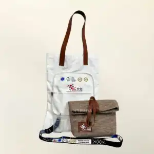 Seminar Kit Berisi 4 Item Souvenir Tas Totebag, Pouch, Lanyard dan Pulpen Metal Untuk Souvenir Acara (1)