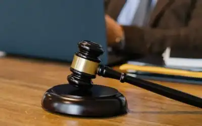 8 Contoh Tema Seminar Hukum yang Menarik Bagi Awam dan Praktisi