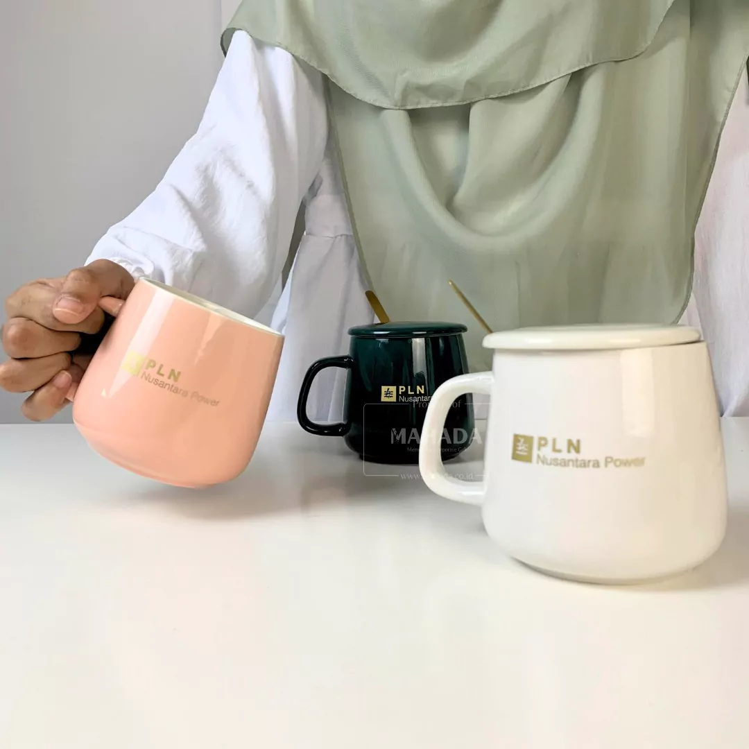 Mug Keramik Dengan Penghangat Elektrik Custom Warna dan Logo (8) Mug Keramik Dengan Penghangat Elektrik Custom Warna dan Logo (8)