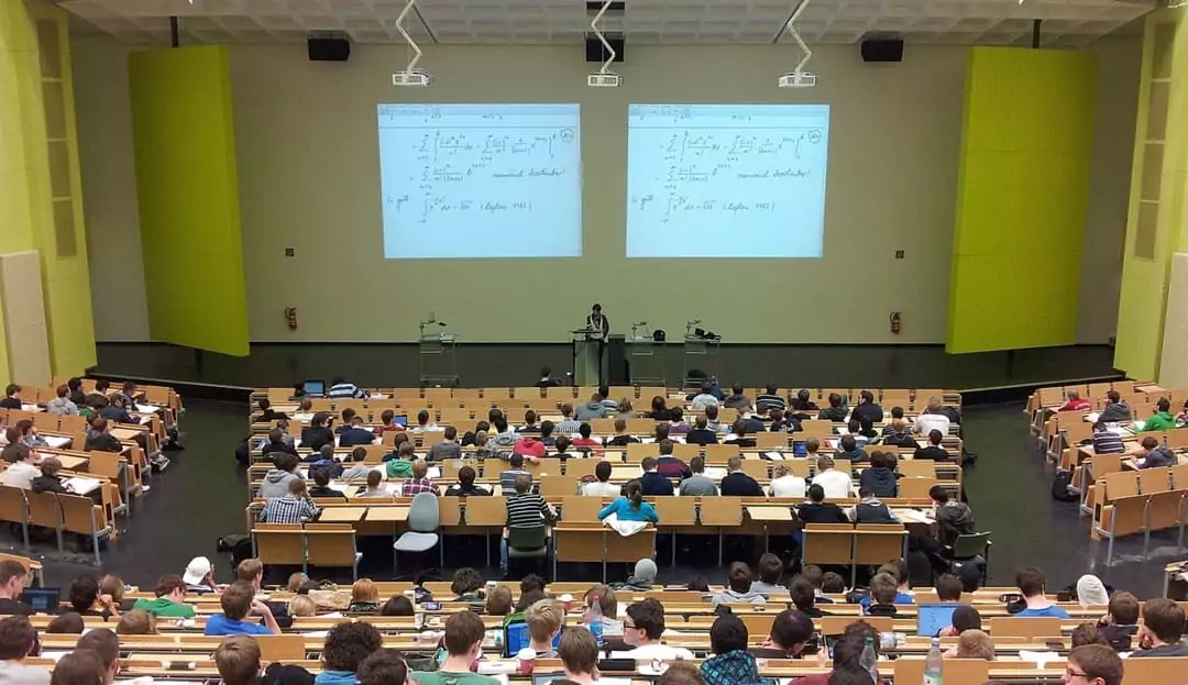 Mengenal Apa Itu Rapat Pleno dan Tujuannya