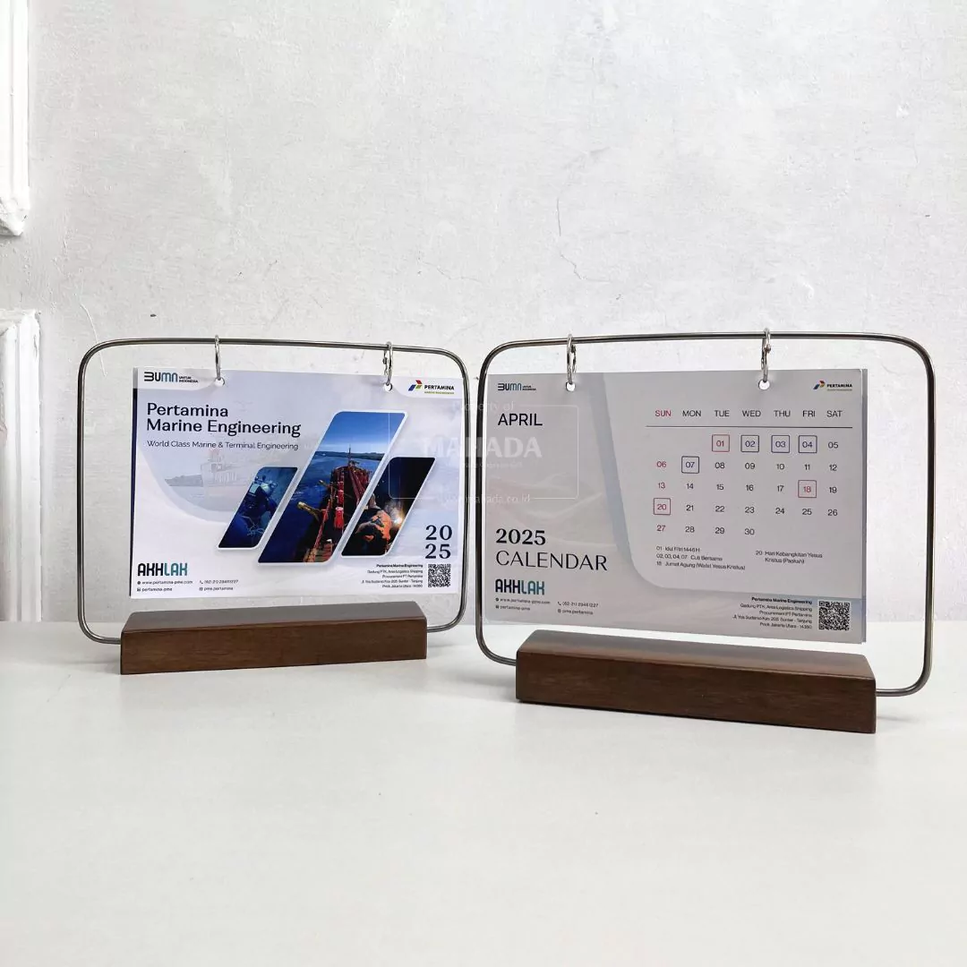 kalender meja model custom dudukan kayu (2)
