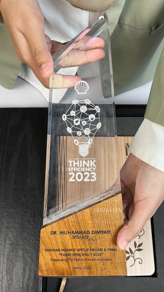 plakat kombinasi akrilik dan kayu custom mahada