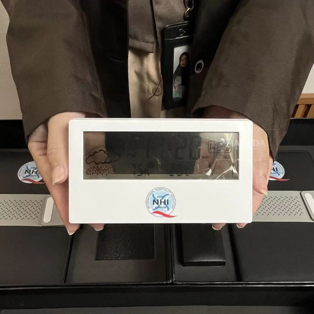 Jam Meja Digital Dengan Bahan Plastik Berwarna Putih Custom Desain Logo (6)