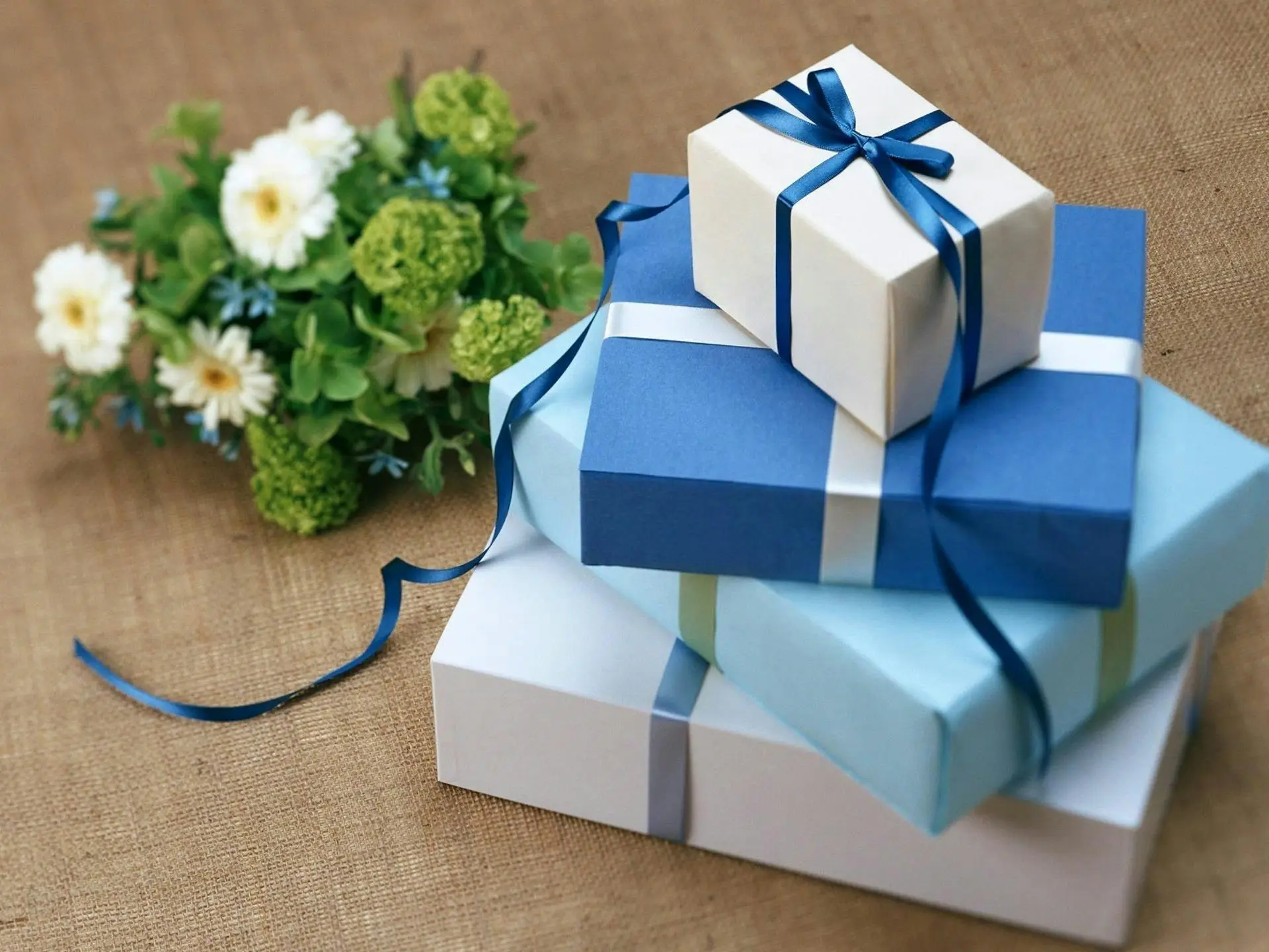 Corporate Gift untuk Perusahaan Skala Kecil Budget Minim Tetap Keren Corporate Gift untuk Perusahaan Skala Kecil Budget Minim Tetap Keren