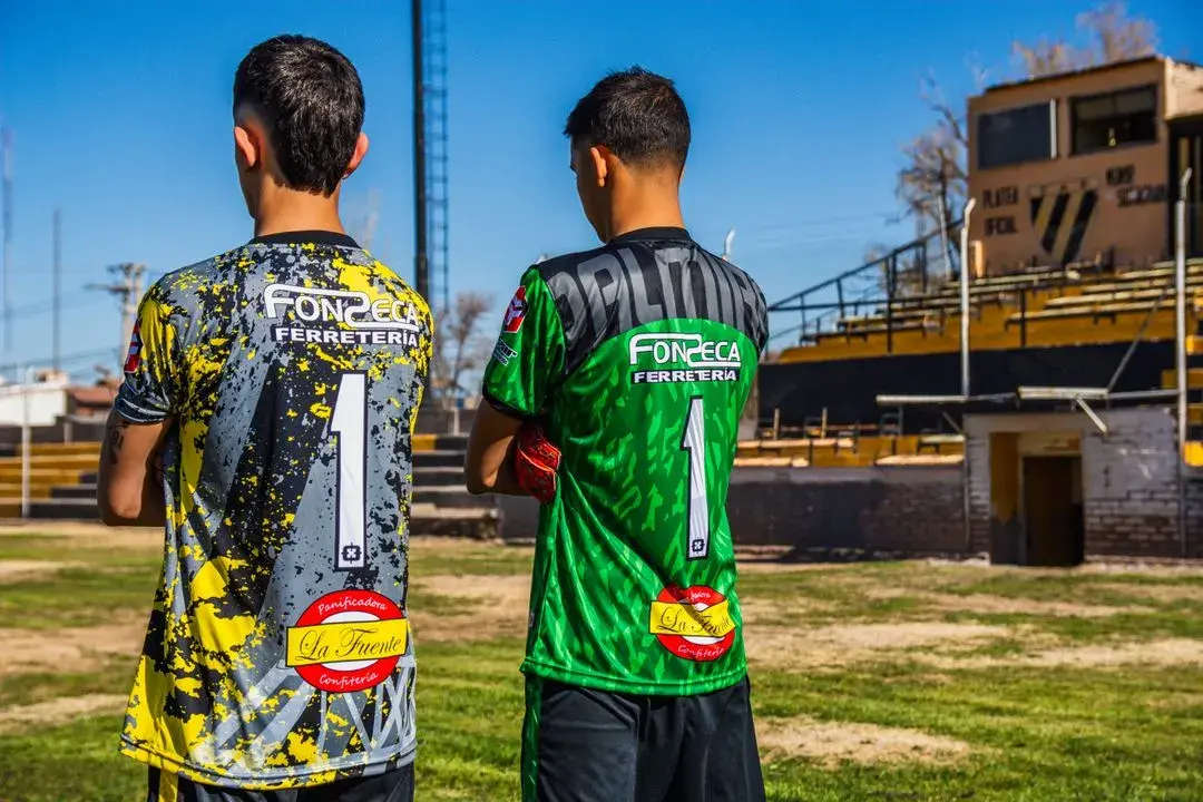 Jersey Custom- Panduan Lengkap Membuat Jersey Tim Sesuai Desain Sendiri Jersey Custom: Panduan Lengkap Membuat Jersey Tim Sesuai Desain Sendiri